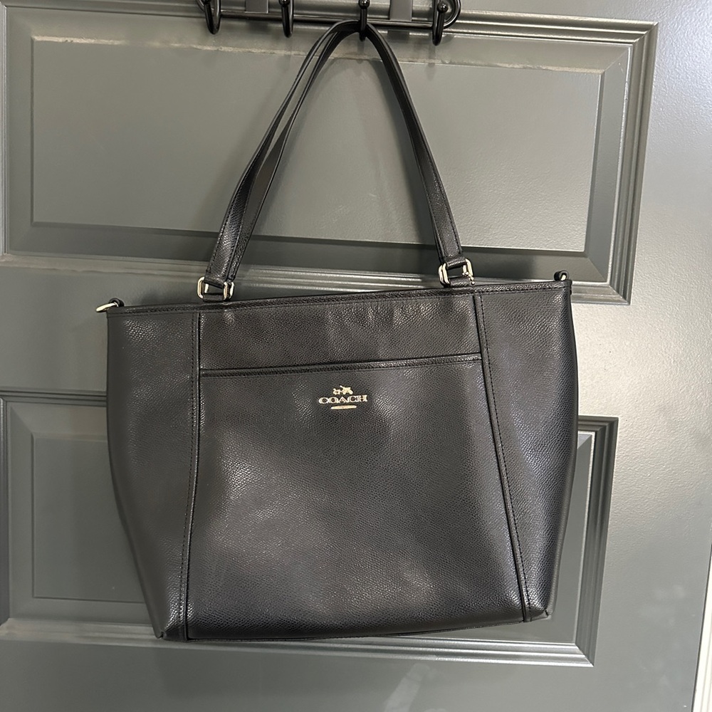 NWT Coach cross grain leather pocket tote black
